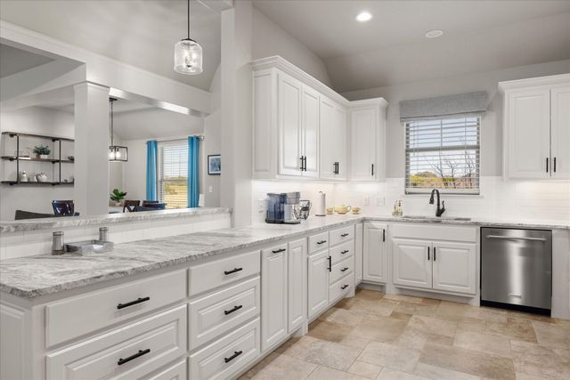 401 Acorn Trail, Granbury, TX 76049