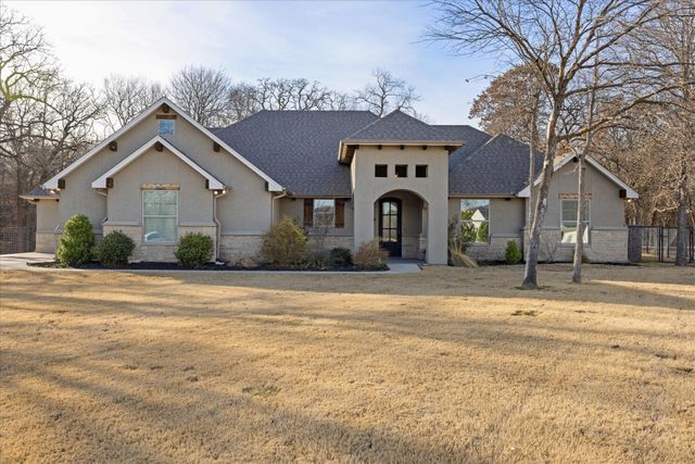 401 Acorn Trail, Granbury, TX 76049
