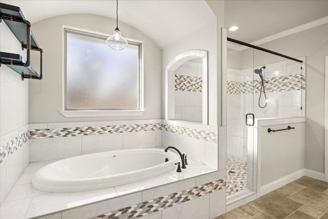 401 Acorn Trail, Granbury, TX 76049