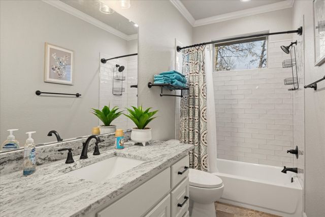 401 Acorn Trail, Granbury, TX 76049