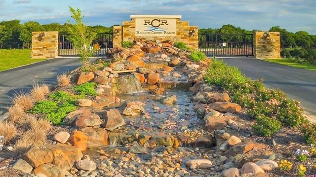 401 Acorn Trail, Granbury, TX 76049