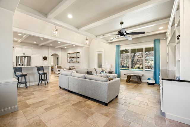 401 Acorn Trail, Granbury, TX 76049