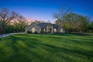401 Acorn Trail, Granbury, TX 76049