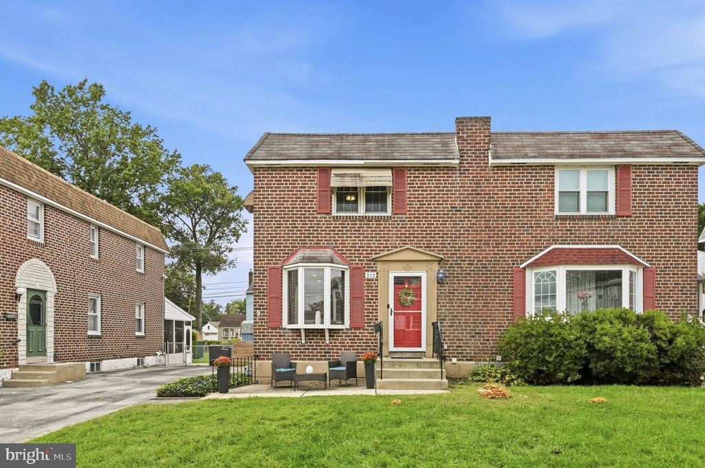 213 EVERGREEN AVE, Folsom, PA 19033 — exterior