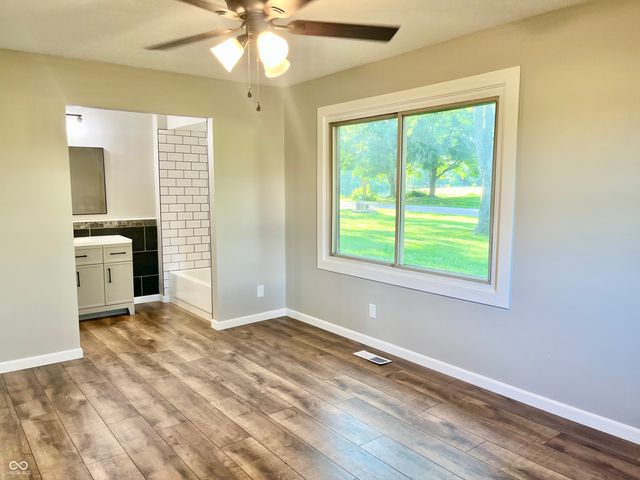 15841 E 265 N, Columbus, IN 47203