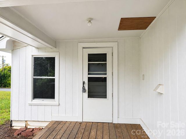 1641 Berkley Street SW, Lenoir, NC 28645