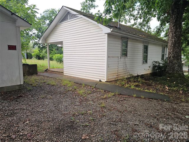 1641 Berkley Street SW, Lenoir, NC 28645
