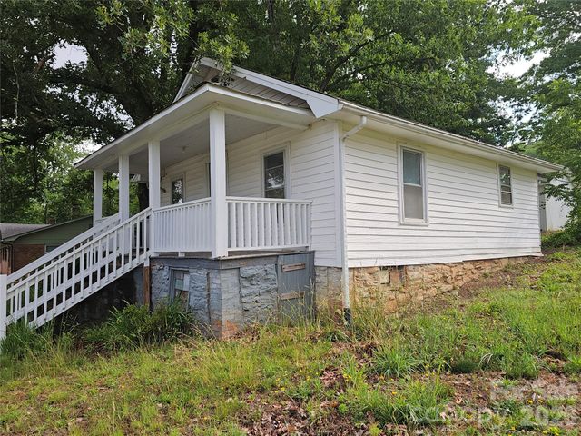 1641 Berkley Street SW, Lenoir, NC 28645