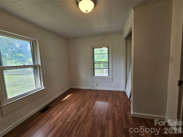 1641 Berkley Street SW, Lenoir, NC 28645
