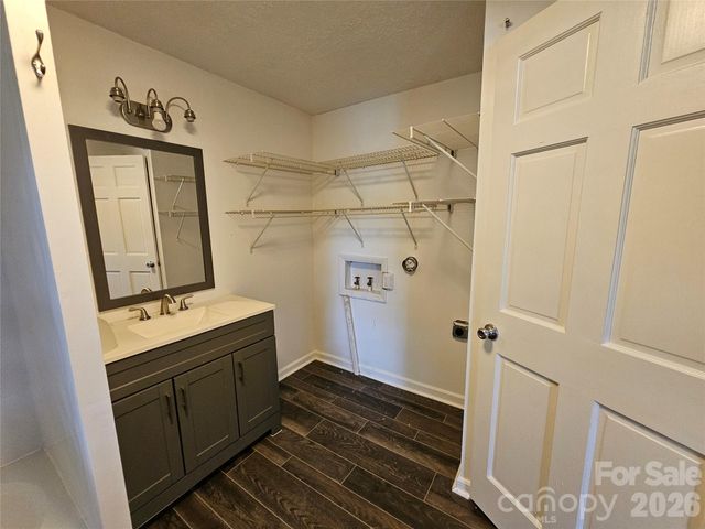 1641 Berkley Street SW, Lenoir, NC 28645