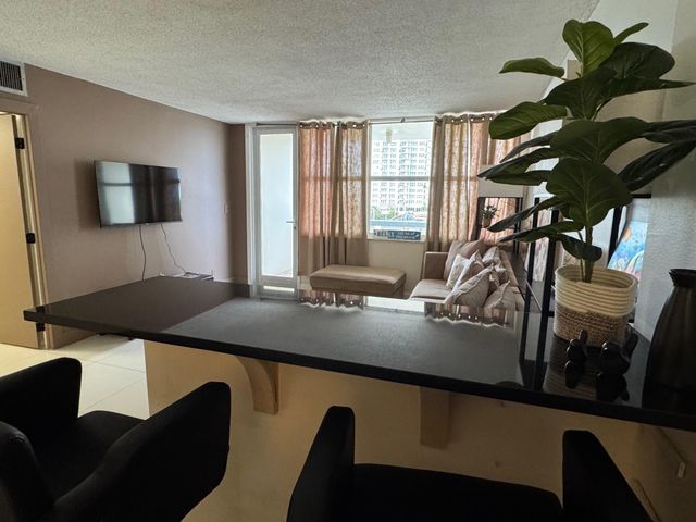 305 N POMPANO BEACH Boulevard 307, Pompano Beach, FL 33062