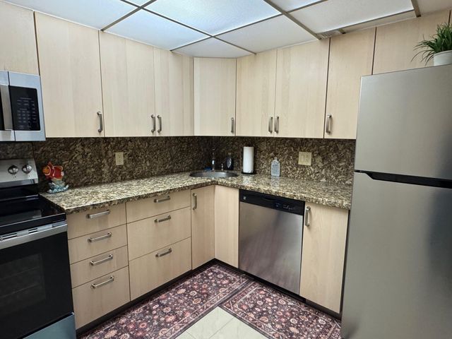 305 N POMPANO BEACH Boulevard 307, Pompano Beach, FL 33062