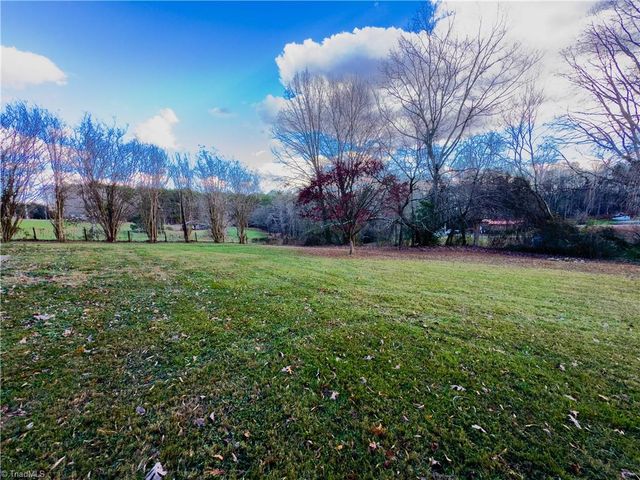 142 Arthur Haney Road, Dobson, NC 27017