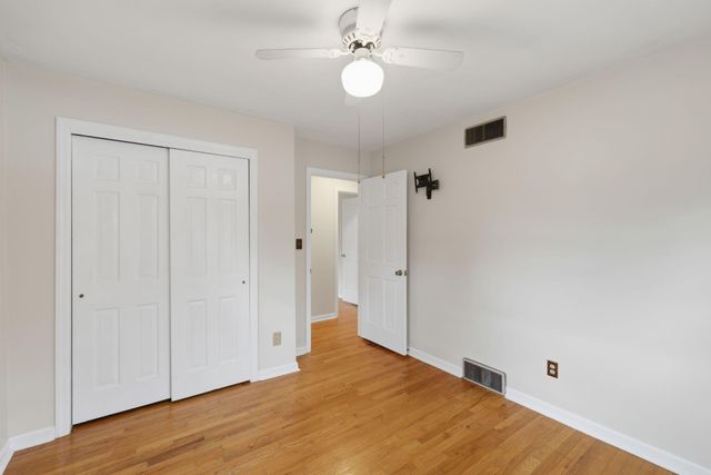 215 Claxon Drive, Florence, KY 41042