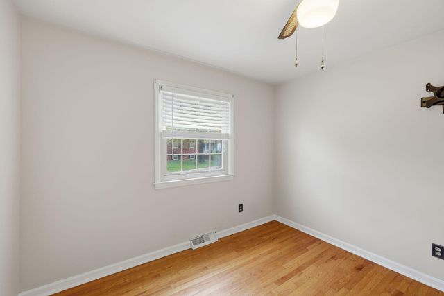 215 Claxon Drive, Florence, KY 41042