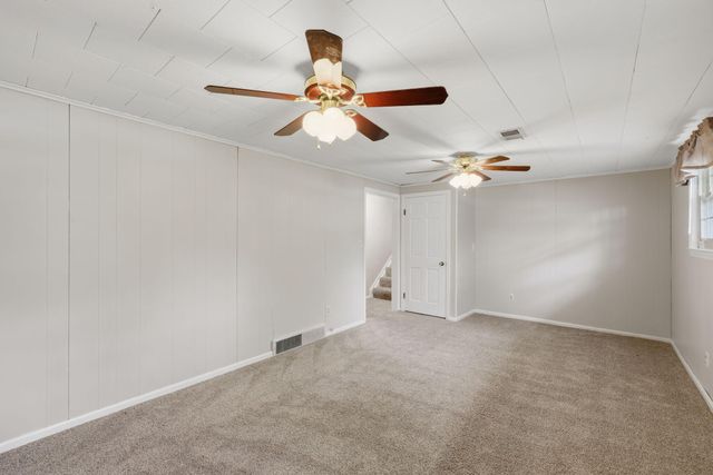 215 Claxon Drive, Florence, KY 41042