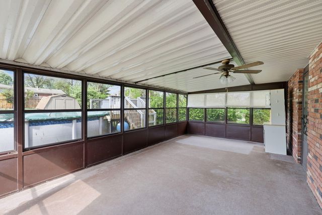 215 Claxon Drive, Florence, KY 41042