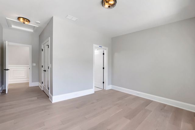 909 Evergreen Avenue, Glen Ellyn, IL 60137
