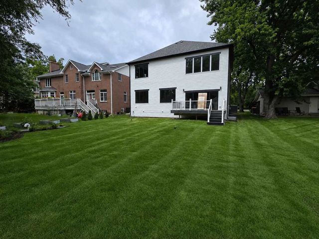 909 Evergreen Avenue, Glen Ellyn, IL 60137