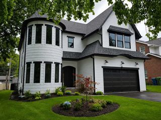 909 Evergreen Avenue, Glen Ellyn, IL 60137