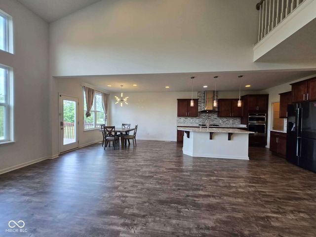 4422 Voyageur Way, Carmel, IN 46074