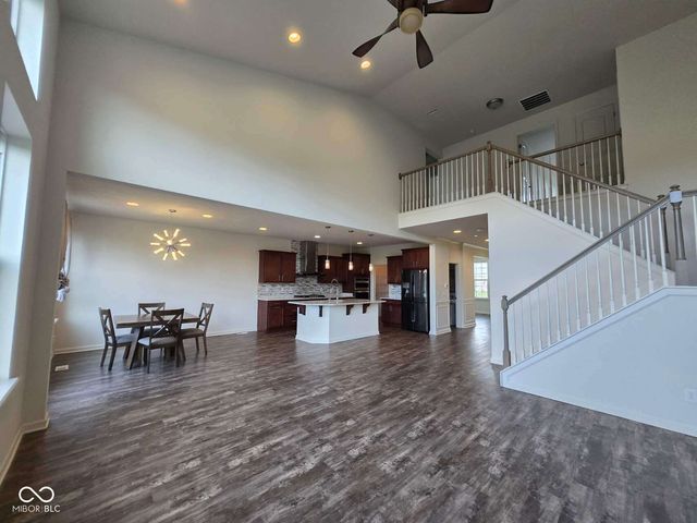 4422 Voyageur Way, Carmel, IN 46074
