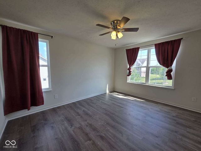 4422 Voyageur Way, Carmel, IN 46074