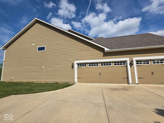 4422 Voyageur Way, Carmel, IN 46074