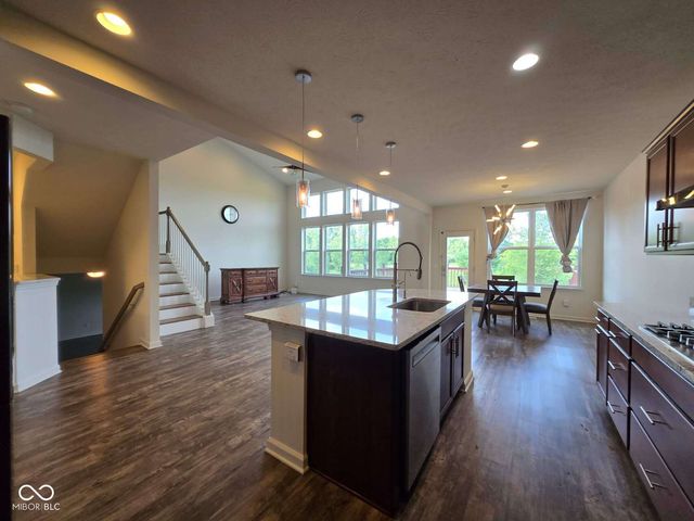 4422 Voyageur Way, Carmel, IN 46074