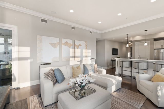1024 Club View Dr Unit F201, Gallatin, TN 37066