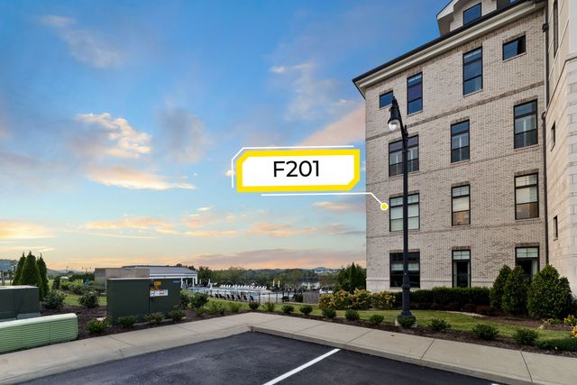 1024 Club View Dr Unit F201, Gallatin, TN 37066
