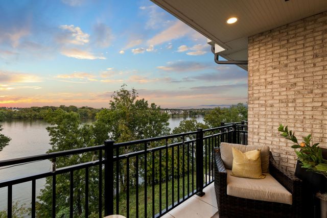 1024 Club View Dr Unit F201, Gallatin, TN 37066