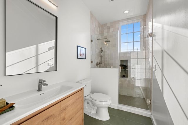 268 268 Capricorn Ave, Oakland, CA 94611