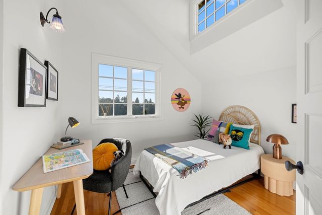 268 268 Capricorn Ave, Oakland, CA 94611