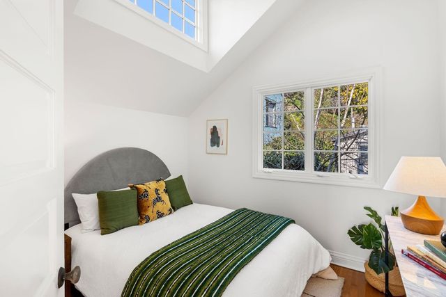 268 268 Capricorn Ave, Oakland, CA 94611