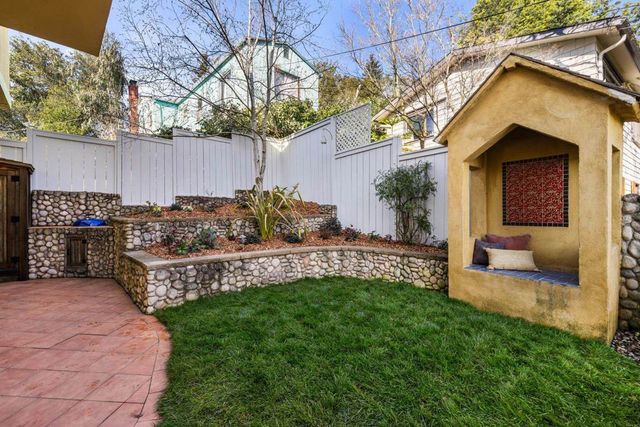 268 268 Capricorn Ave, Oakland, CA 94611