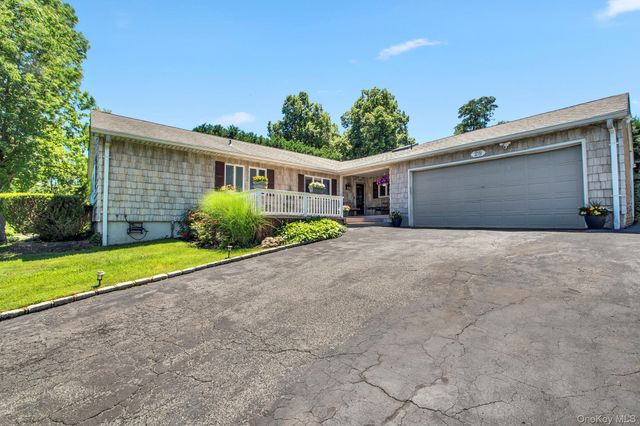 28 View Road, East Setauket, NY 11733