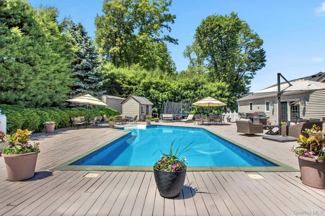 28 View Road, East Setauket, NY 11733