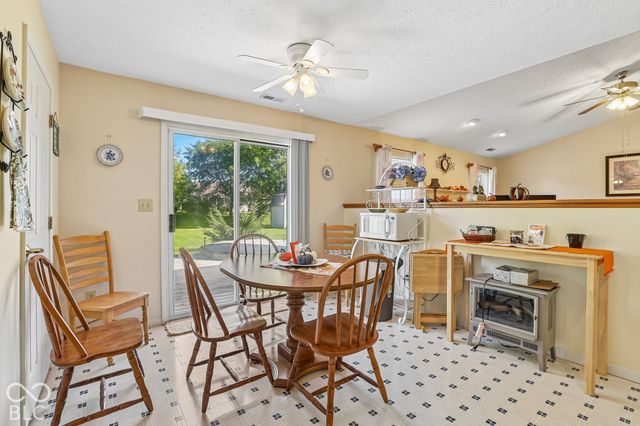 320 E Quail Wood Lane, Westfield, IN 46074