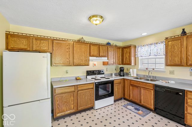 320 E Quail Wood Lane, Westfield, IN 46074