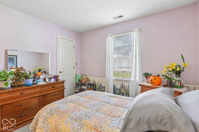 320 E Quail Wood Lane, Westfield, IN 46074