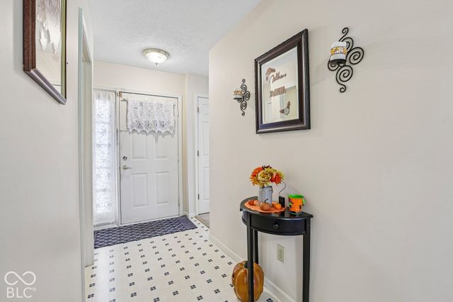 320 E Quail Wood Lane, Westfield, IN 46074