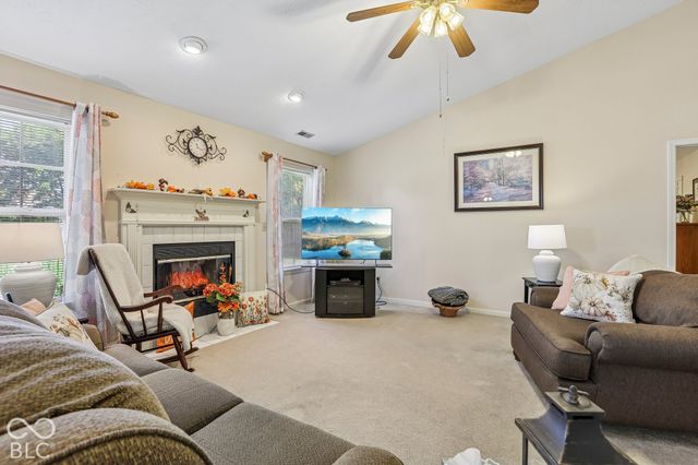 320 E Quail Wood Lane, Westfield, IN 46074