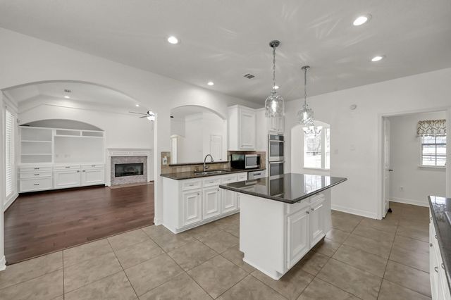 104 Fish Creek Thoroughfare, Montgomery, TX 77316