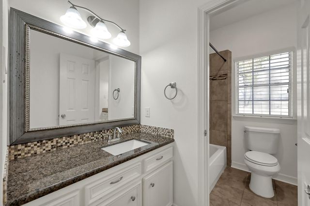 104 Fish Creek Thoroughfare, Montgomery, TX 77316