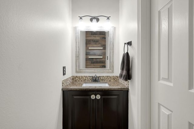 104 Fish Creek Thoroughfare, Montgomery, TX 77316