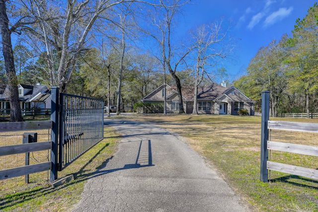 104 Fish Creek Thoroughfare, Montgomery, TX 77316