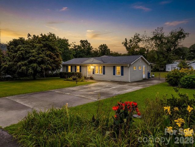 119 Scenic View Drive, Swannanoa, NC 28778