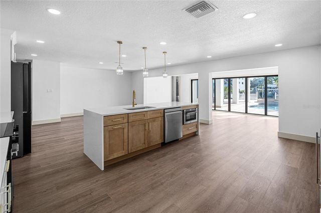 567 BAYWOOD DRIVE S, Dunedin, FL 34698