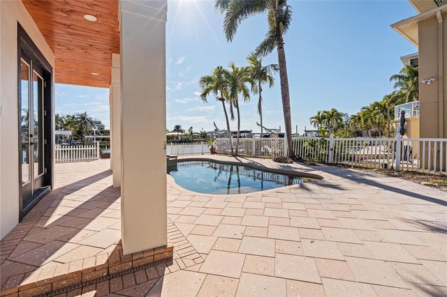 567 BAYWOOD DRIVE S, Dunedin, FL 34698